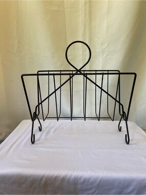 Vintage Mid Century Modern Black Metal Wire Magazine Vinyl Record Holder Retro